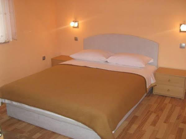 House Mirjana Hotel Smoljanac Exterior foto